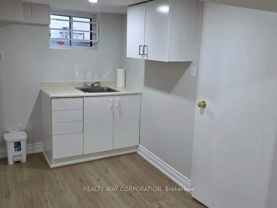 629, Sheppard, Clanton Park, Toronto