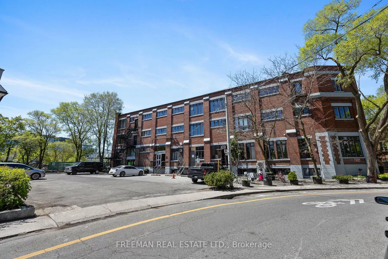 77, Florence, Little Portugal, Toronto