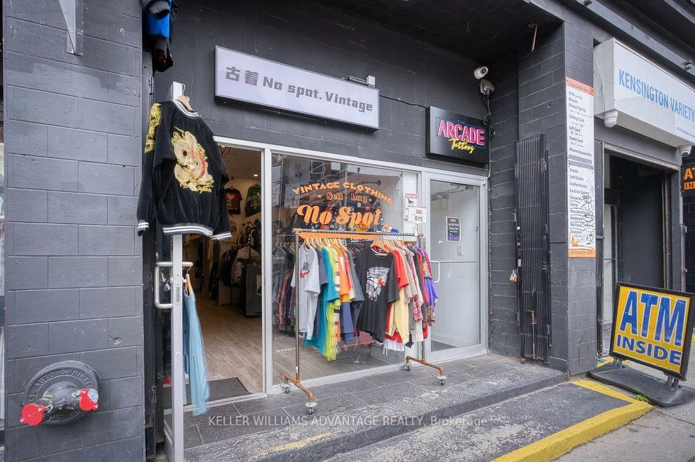 56, Kensington, Kensington-Chinatown, Toronto