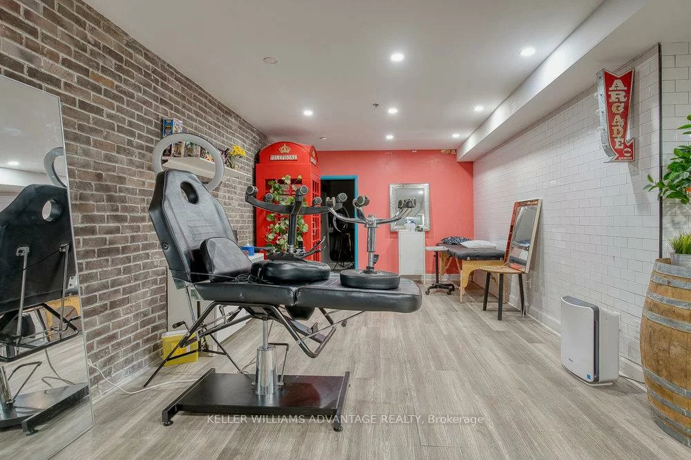 56, Kensington, Kensington-Chinatown, Toronto
