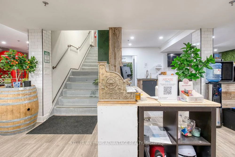 56, Kensington, Kensington-Chinatown, Toronto