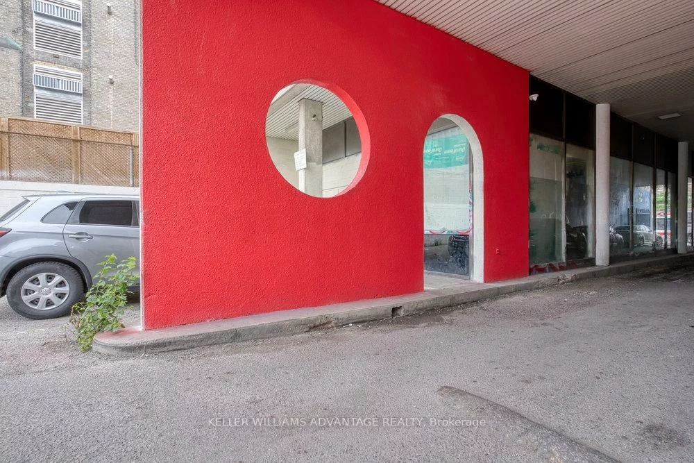 302, Spadina, Kensington-Chinatown, Toronto