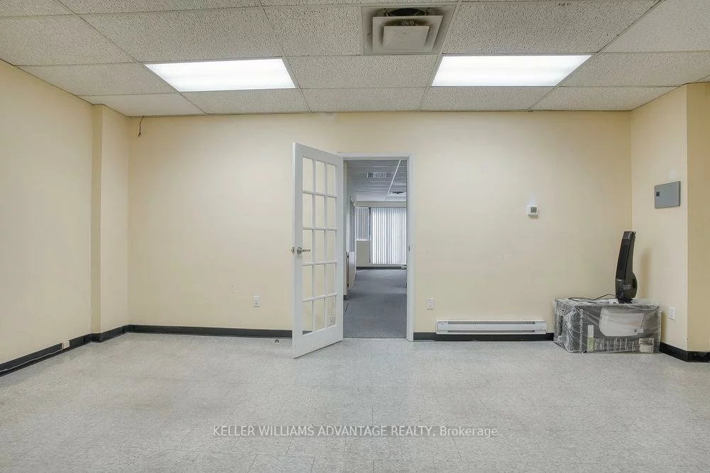 302, Spadina, Kensington-Chinatown, Toronto