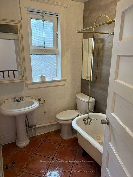 497, Bloor, University, Toronto