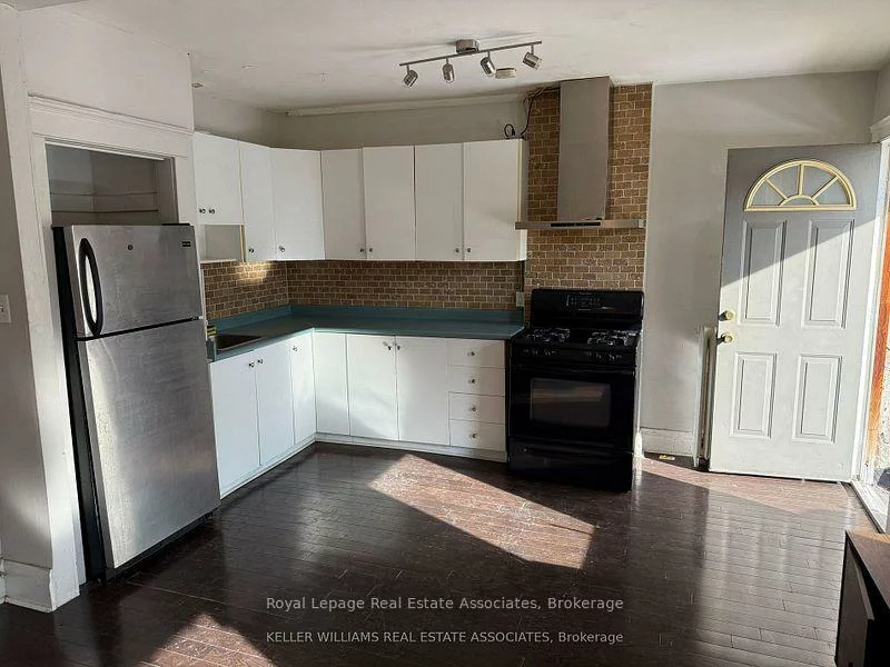 497, Bloor, University, Toronto