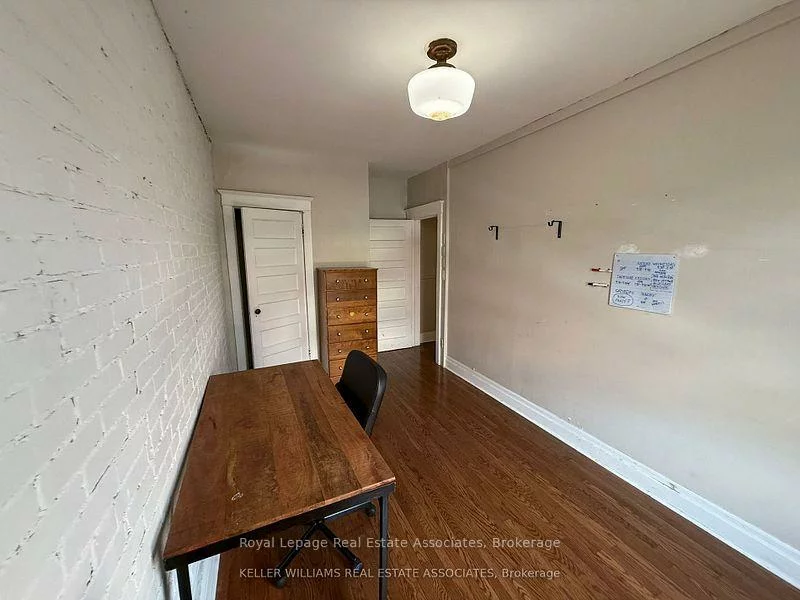 497, Bloor, University, Toronto