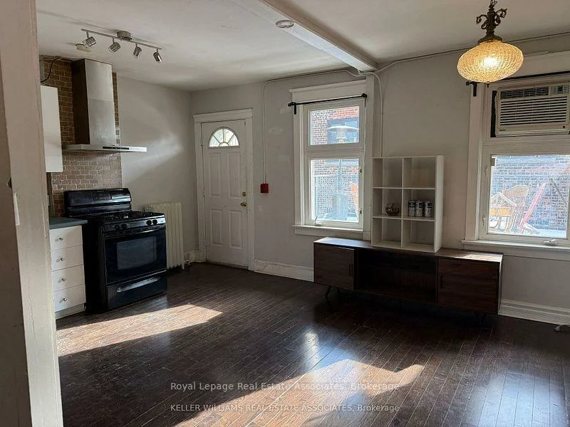 497, Bloor, University, Toronto