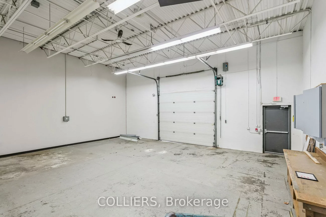 25, Dyas, Banbury-Don Mills, Toronto