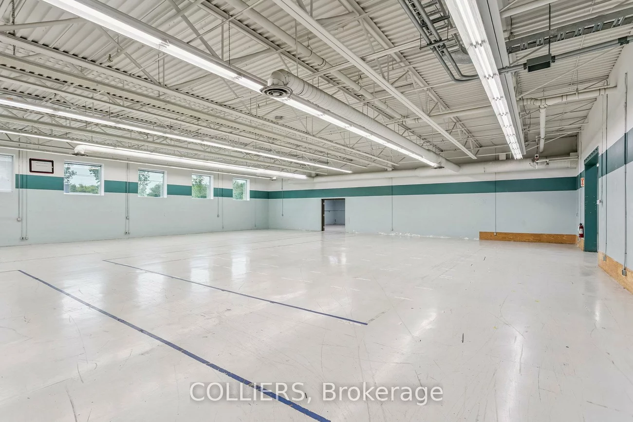 25, Dyas, Banbury-Don Mills, Toronto