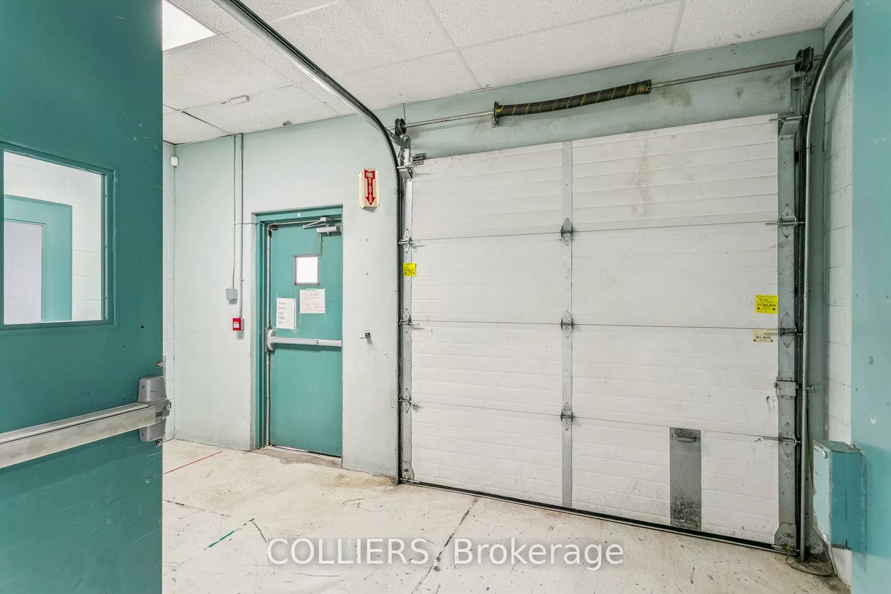 25, Dyas, Banbury-Don Mills, Toronto