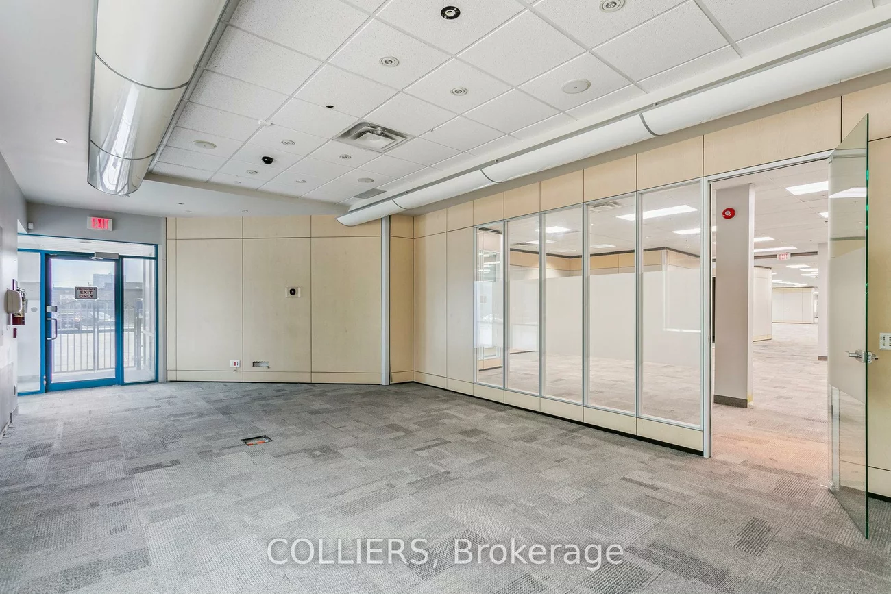25, Dyas, Banbury-Don Mills, Toronto