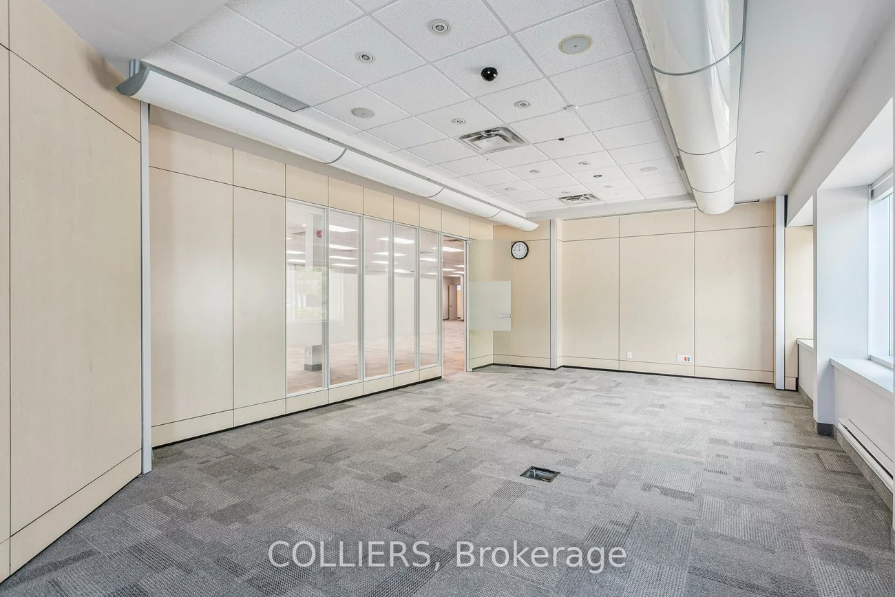 25, Dyas, Banbury-Don Mills, Toronto