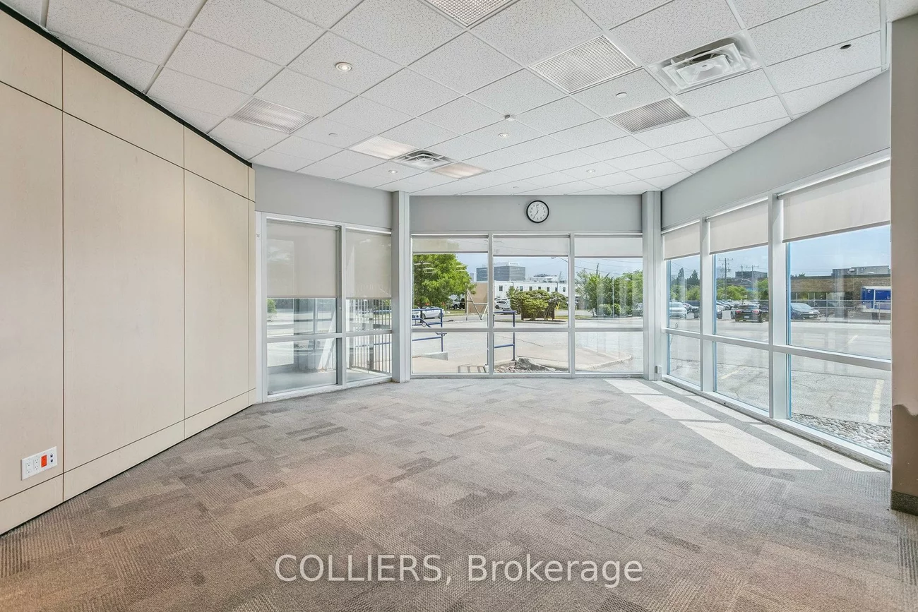 25, Dyas, Banbury-Don Mills, Toronto