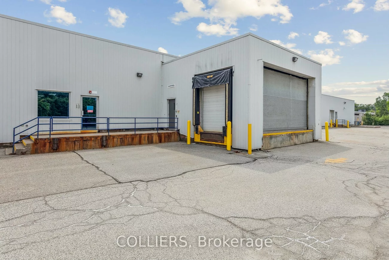 25, Dyas, Banbury-Don Mills, Toronto