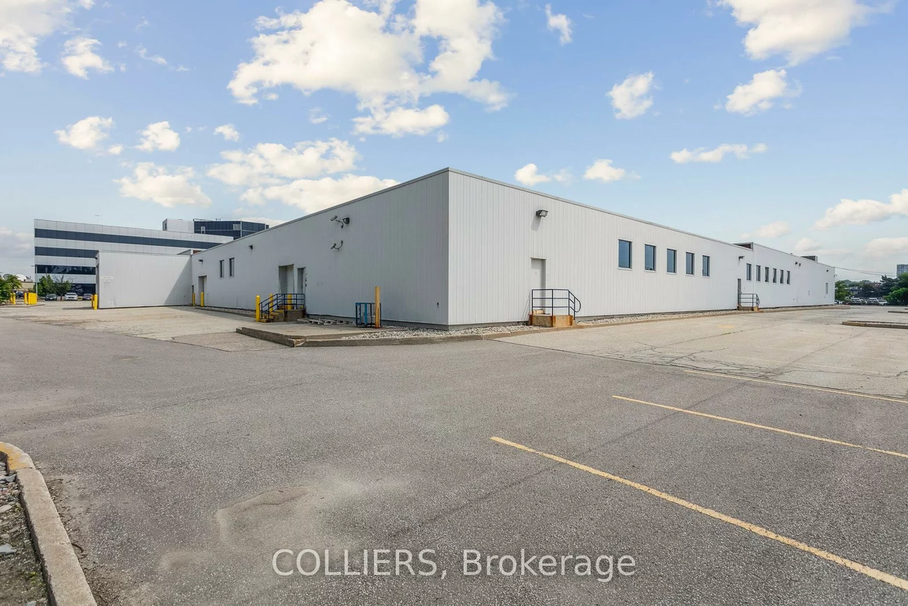 25, Dyas, Banbury-Don Mills, Toronto