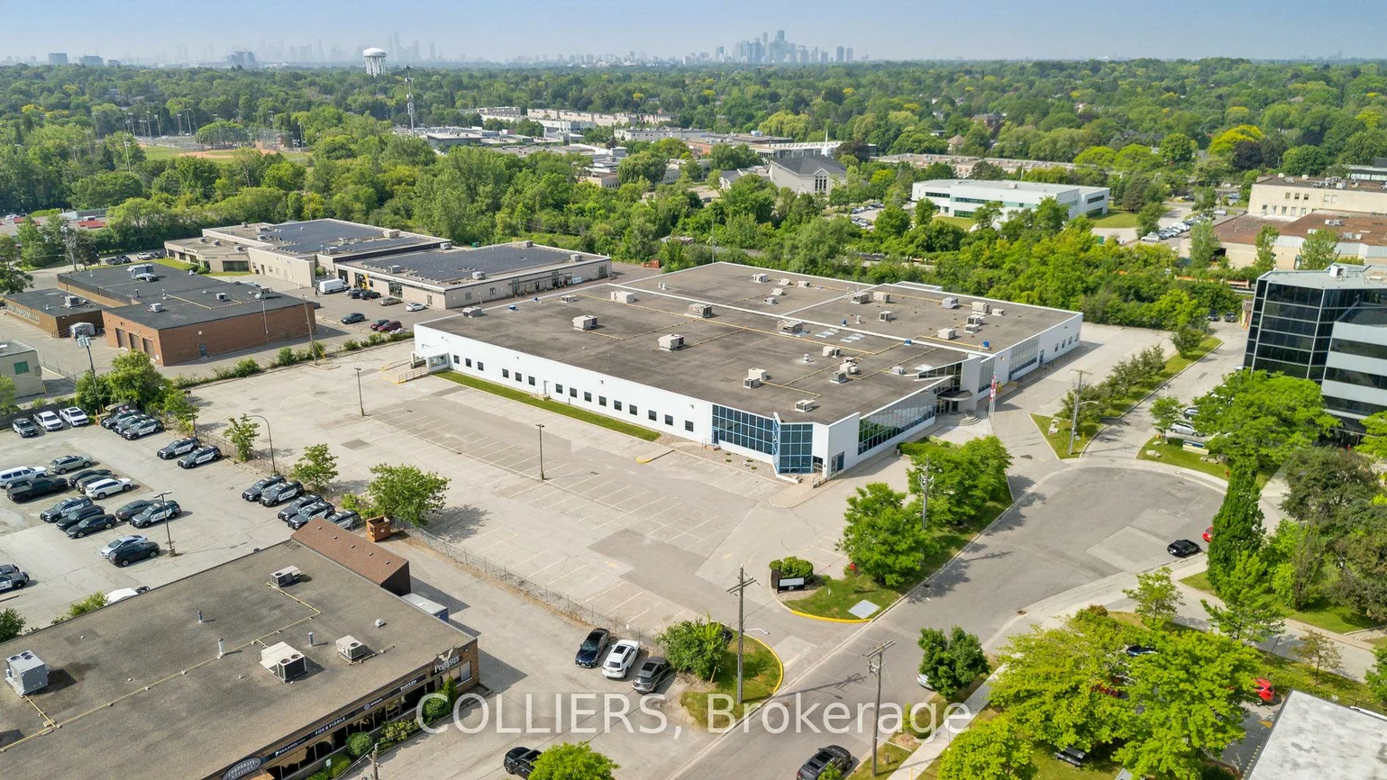 25, Dyas, Banbury-Don Mills, Toronto