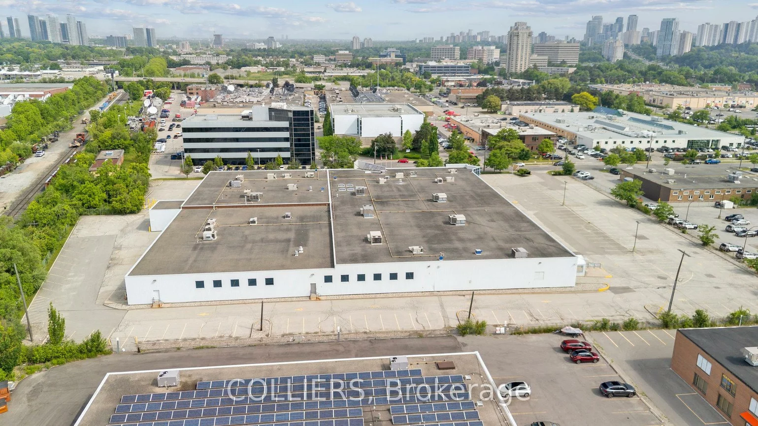 25, Dyas, Banbury-Don Mills, Toronto