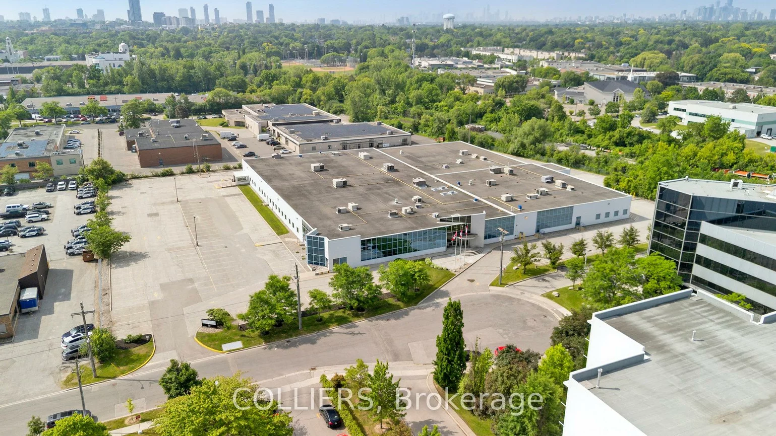 25, Dyas, Banbury-Don Mills, Toronto