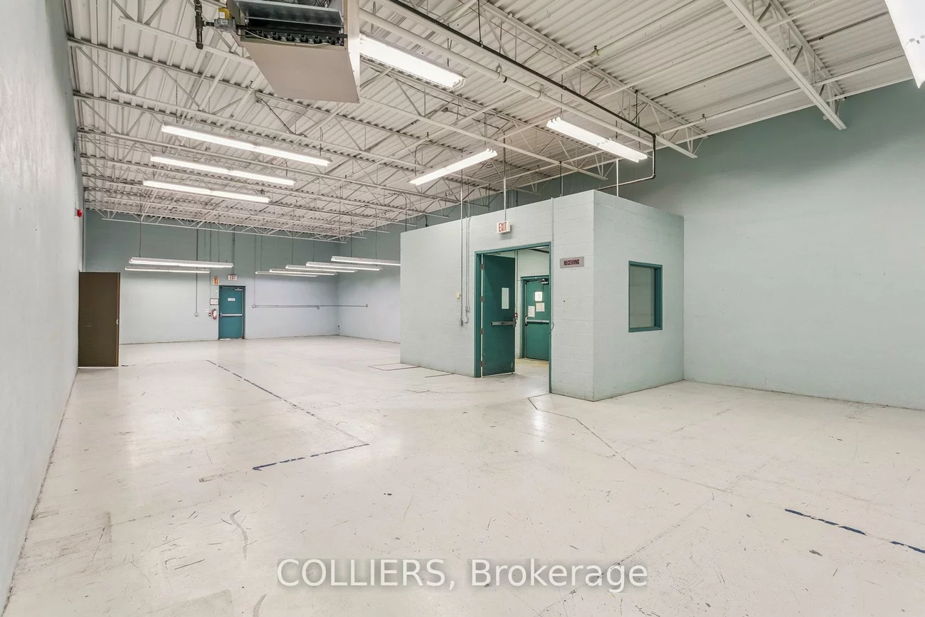 25, Dyas, Banbury-Don Mills, Toronto