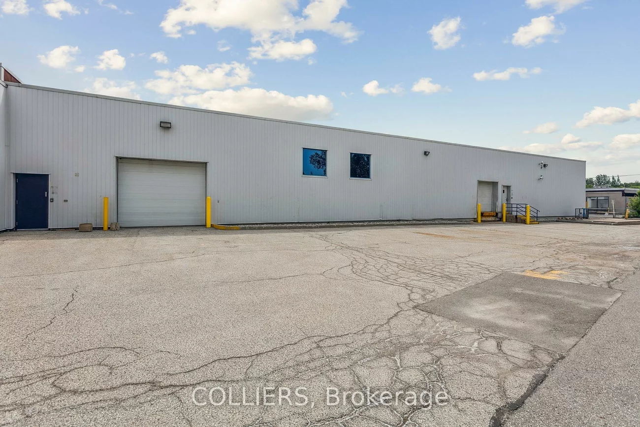 25, Dyas, Banbury-Don Mills, Toronto