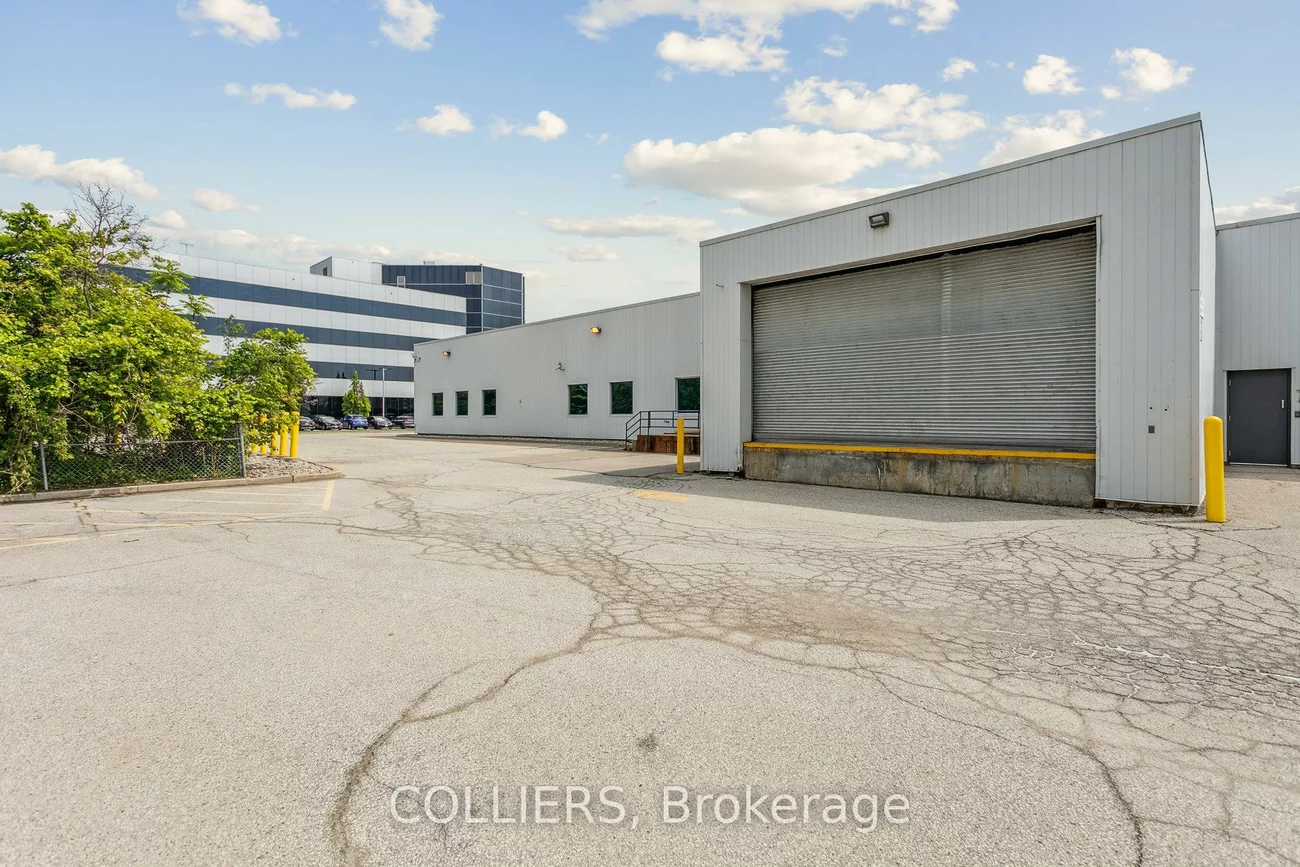 25, Dyas, Banbury-Don Mills, Toronto