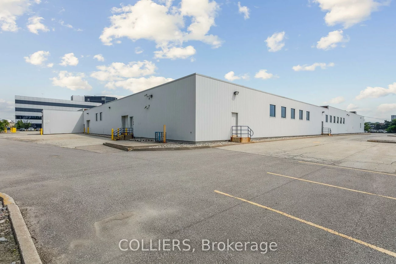 25, Dyas, Banbury-Don Mills, Toronto