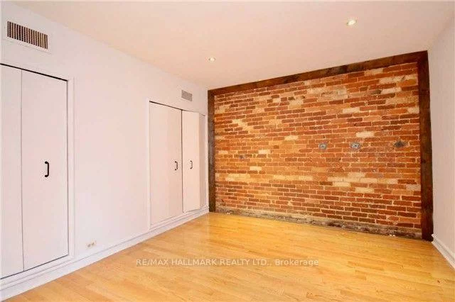 270, Adelaide, Waterfront Communities C1, Toronto