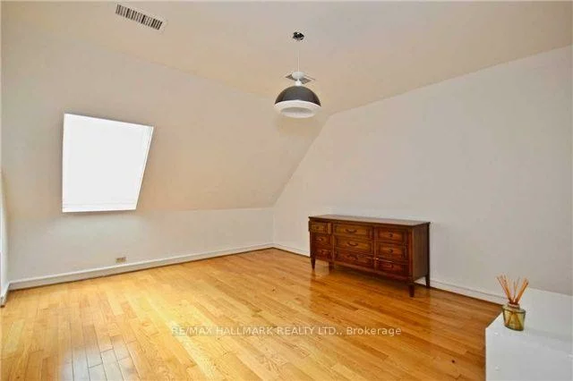 270, Adelaide, Waterfront Communities C1, Toronto