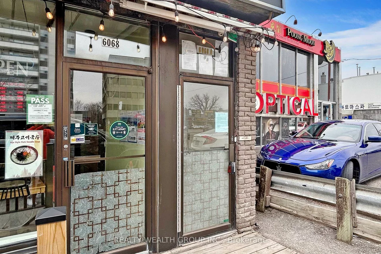6068 A, Yonge, Newtonbrook West, Toronto