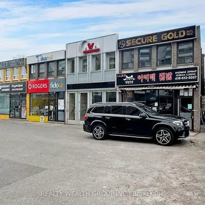6068 A, Yonge, Newtonbrook West, Toronto