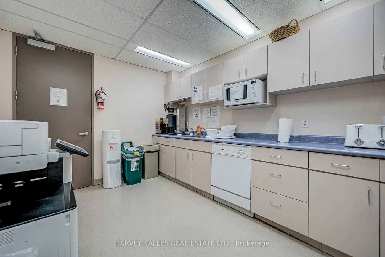 45, Sheppard, Willowdale East, Toronto