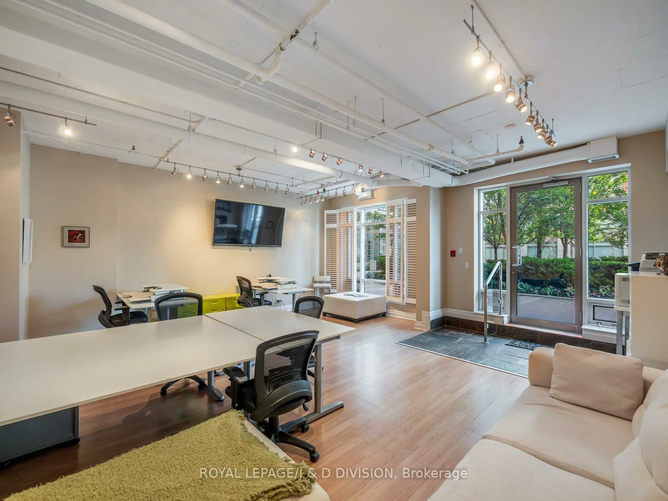 500, Queens, Waterfront Communities C1, Toronto