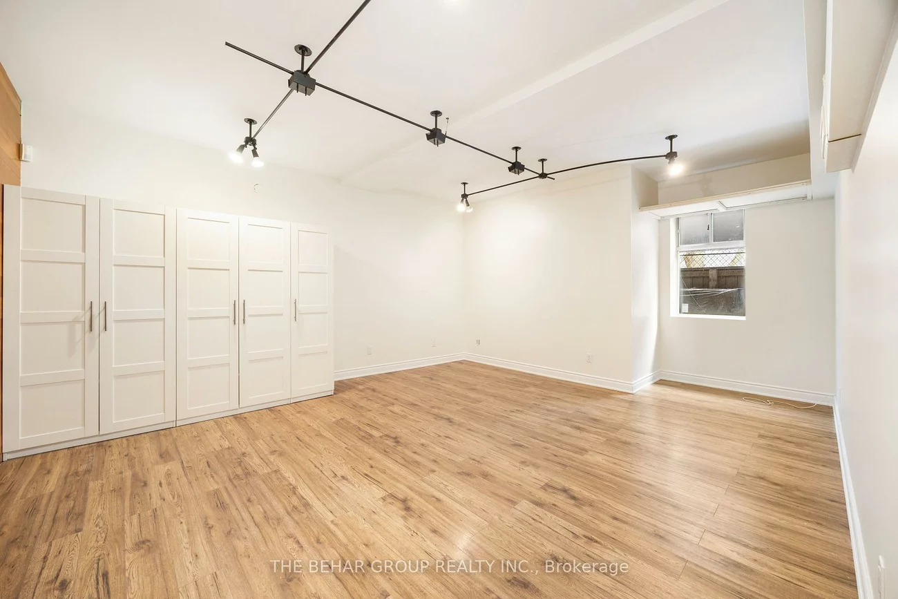 18, Dupont, Annex, Toronto