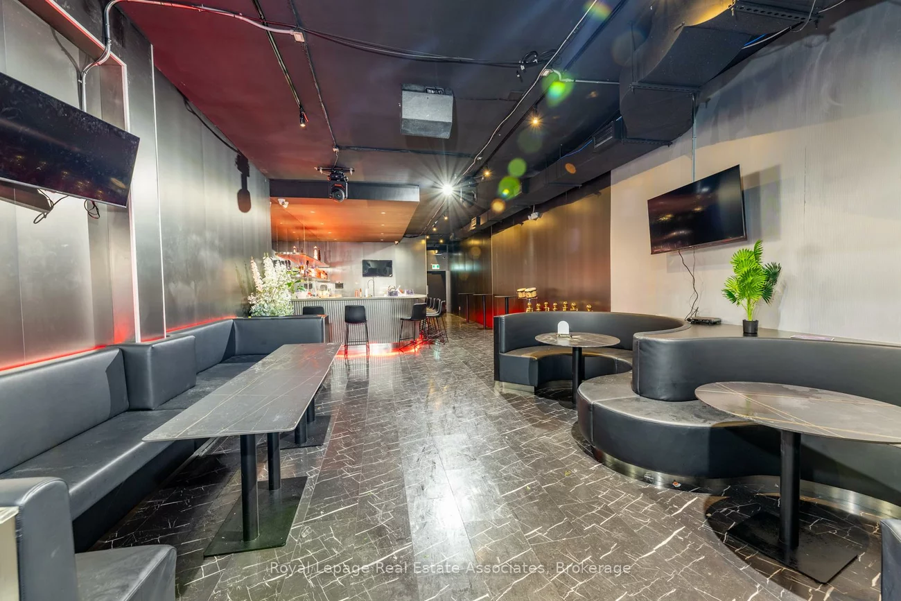 560, Queen, Kensington-Chinatown, Toronto