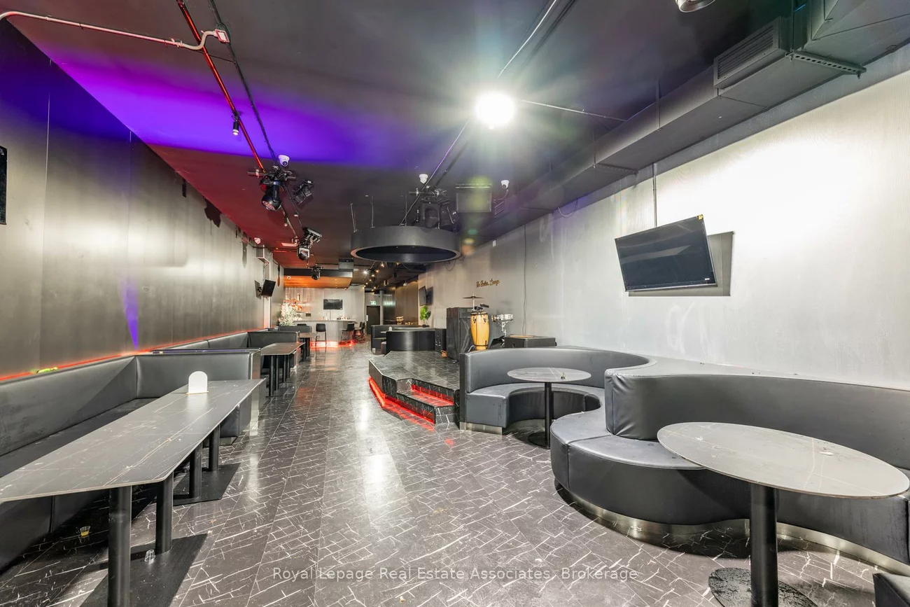 560, Queen, Kensington-Chinatown, Toronto