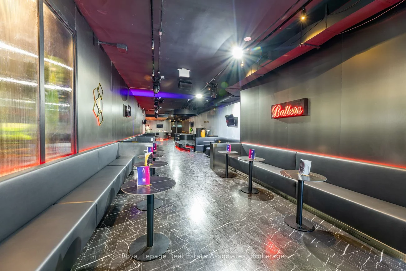 560, Queen, Kensington-Chinatown, Toronto