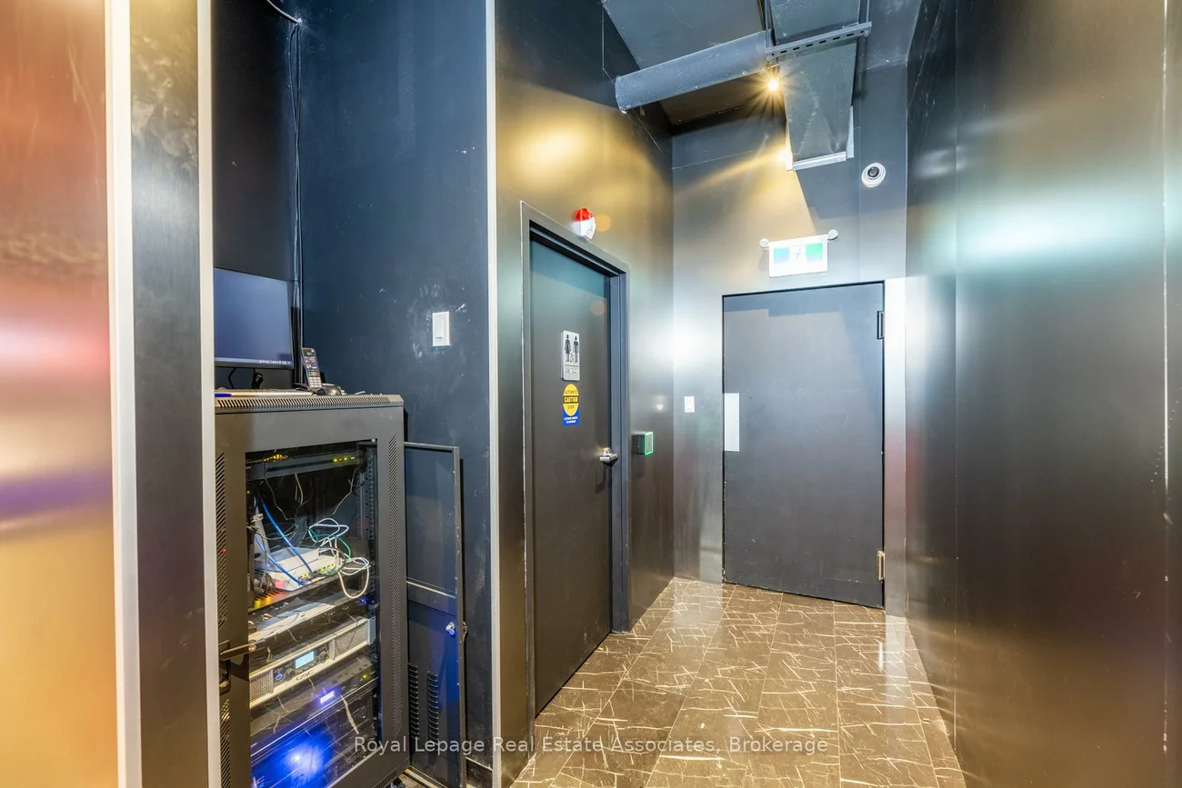 560, Queen, Kensington-Chinatown, Toronto