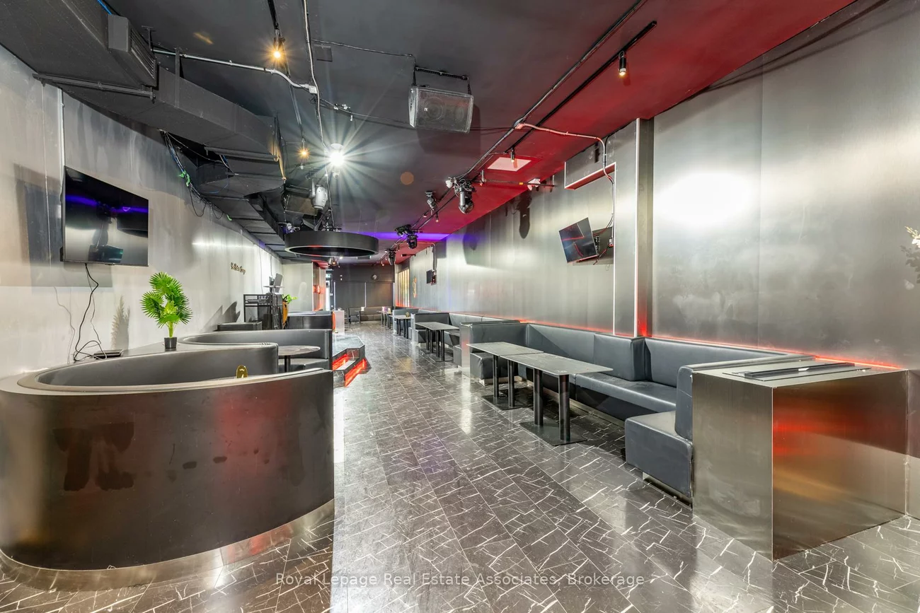 560, Queen, Kensington-Chinatown, Toronto