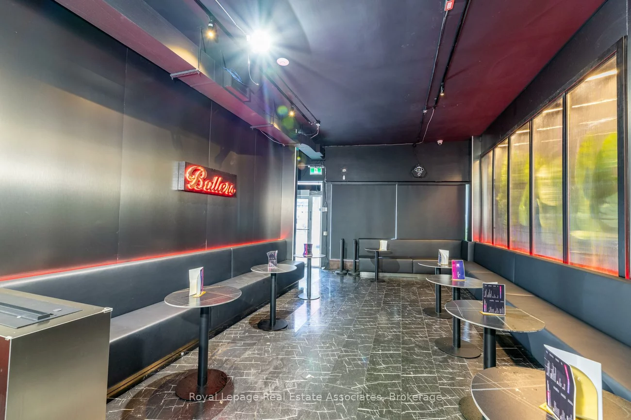 560, Queen, Kensington-Chinatown, Toronto