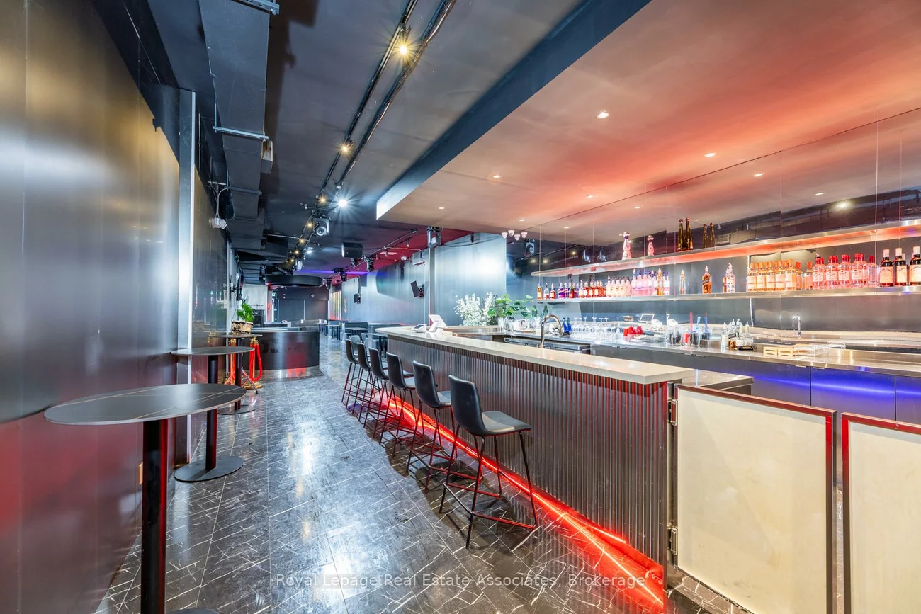 560, Queen, Kensington-Chinatown, Toronto
