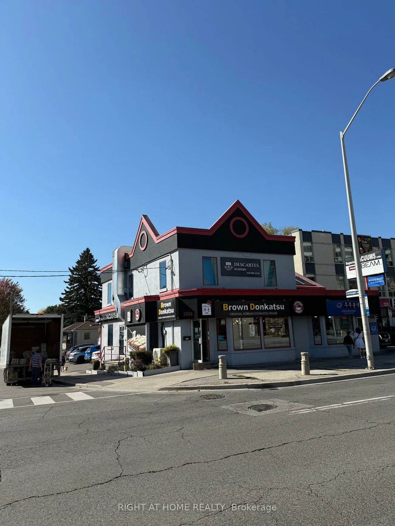 6024, Yonge, Newtonbrook West, Toronto