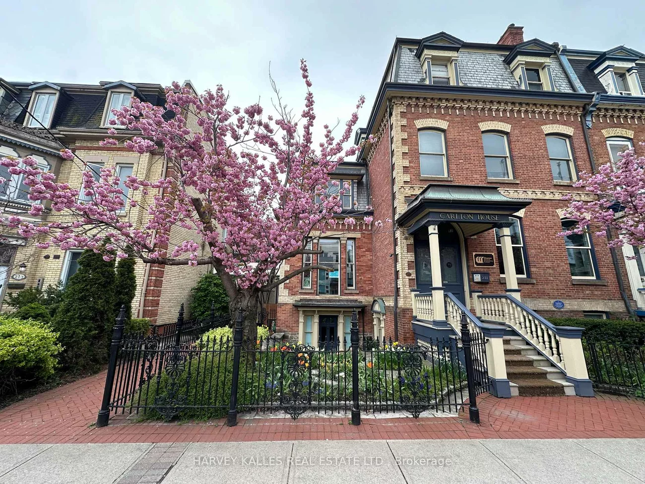 211, Carlton, Cabbagetown-South St. James Town, Toronto