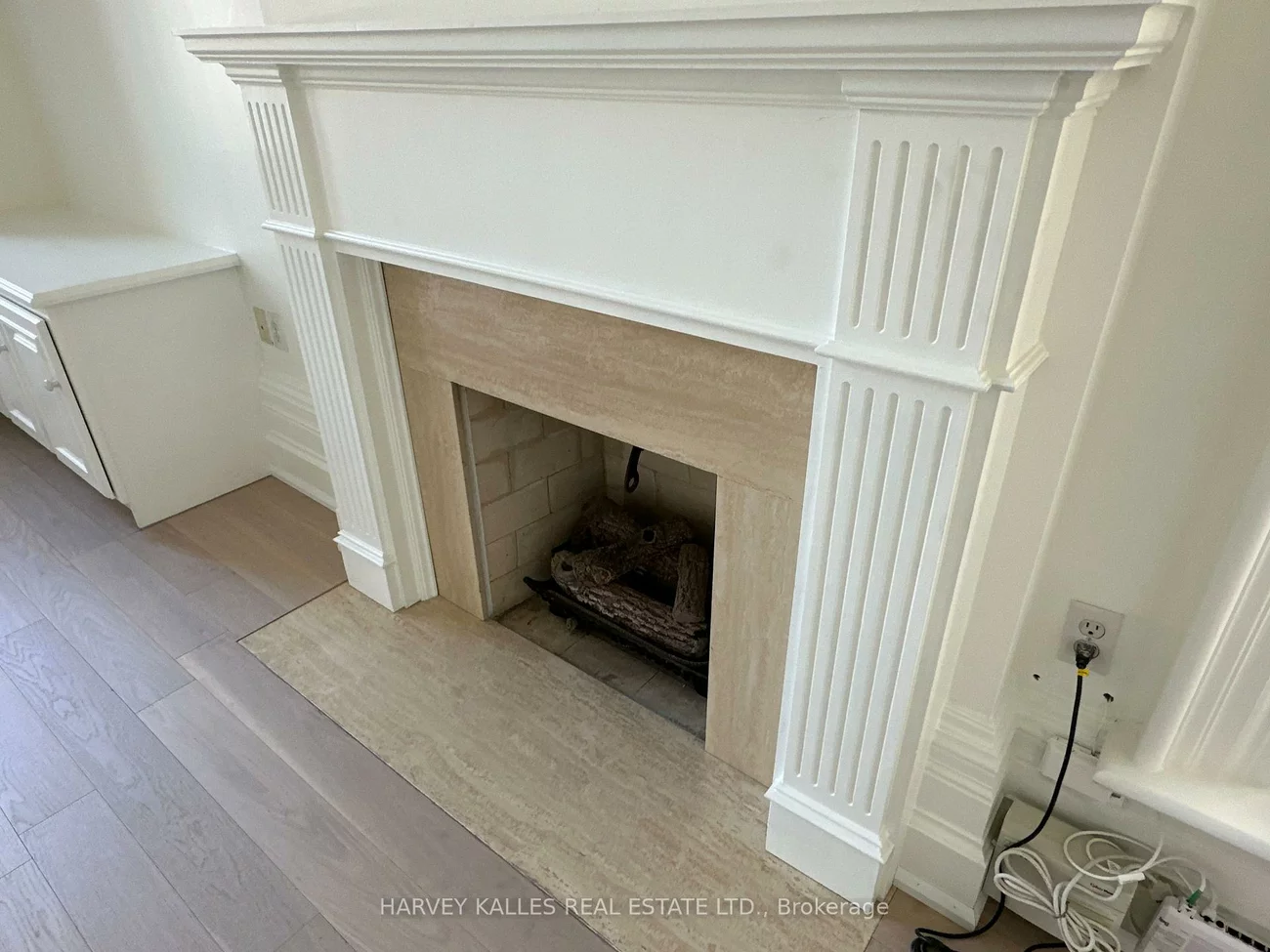 211, Carlton, Cabbagetown-South St. James Town, Toronto