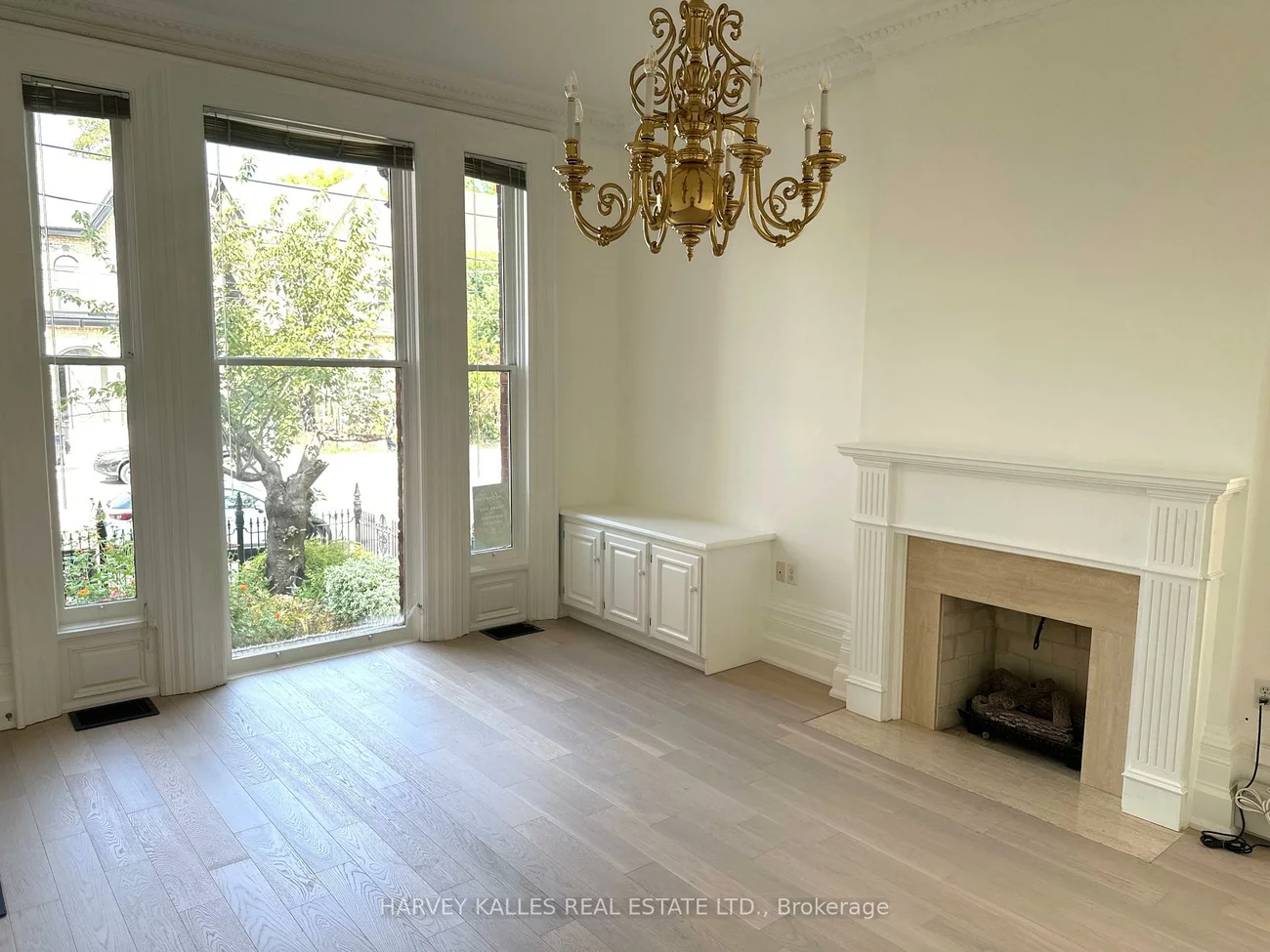 211, Carlton, Cabbagetown-South St. James Town, Toronto