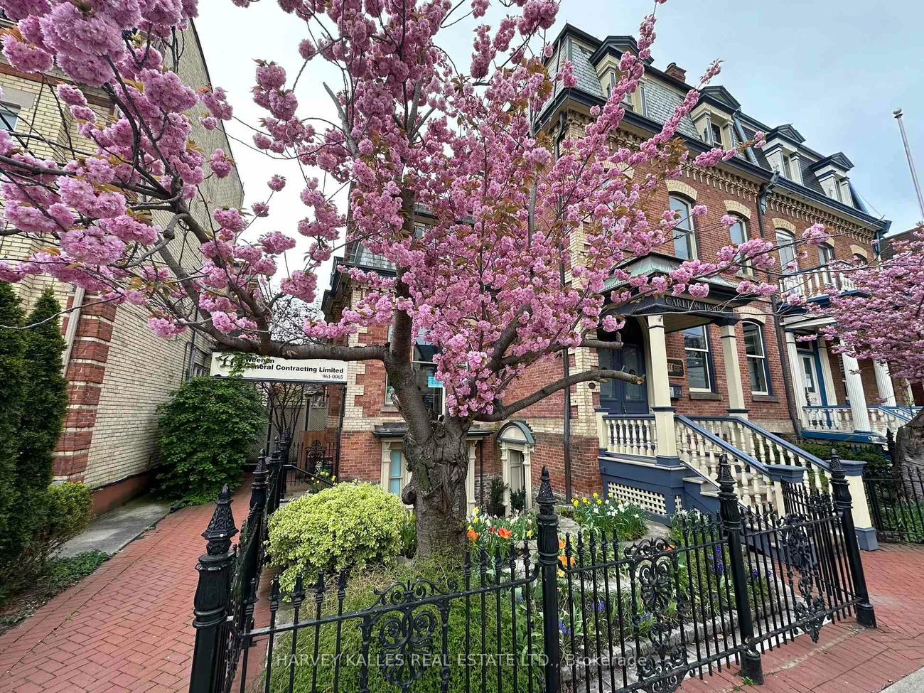 211, Carlton, Cabbagetown-South St. James Town, Toronto