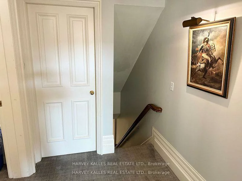 211, Carlton, Cabbagetown-South St. James Town, Toronto