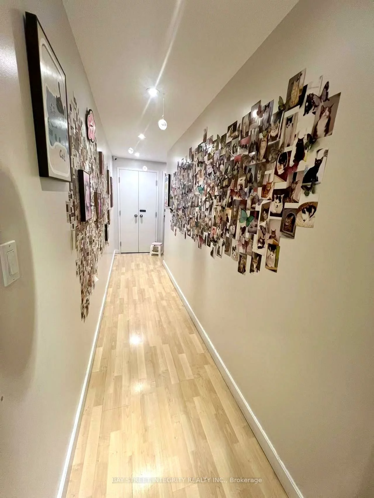 360, Queen, Kensington-Chinatown, Toronto