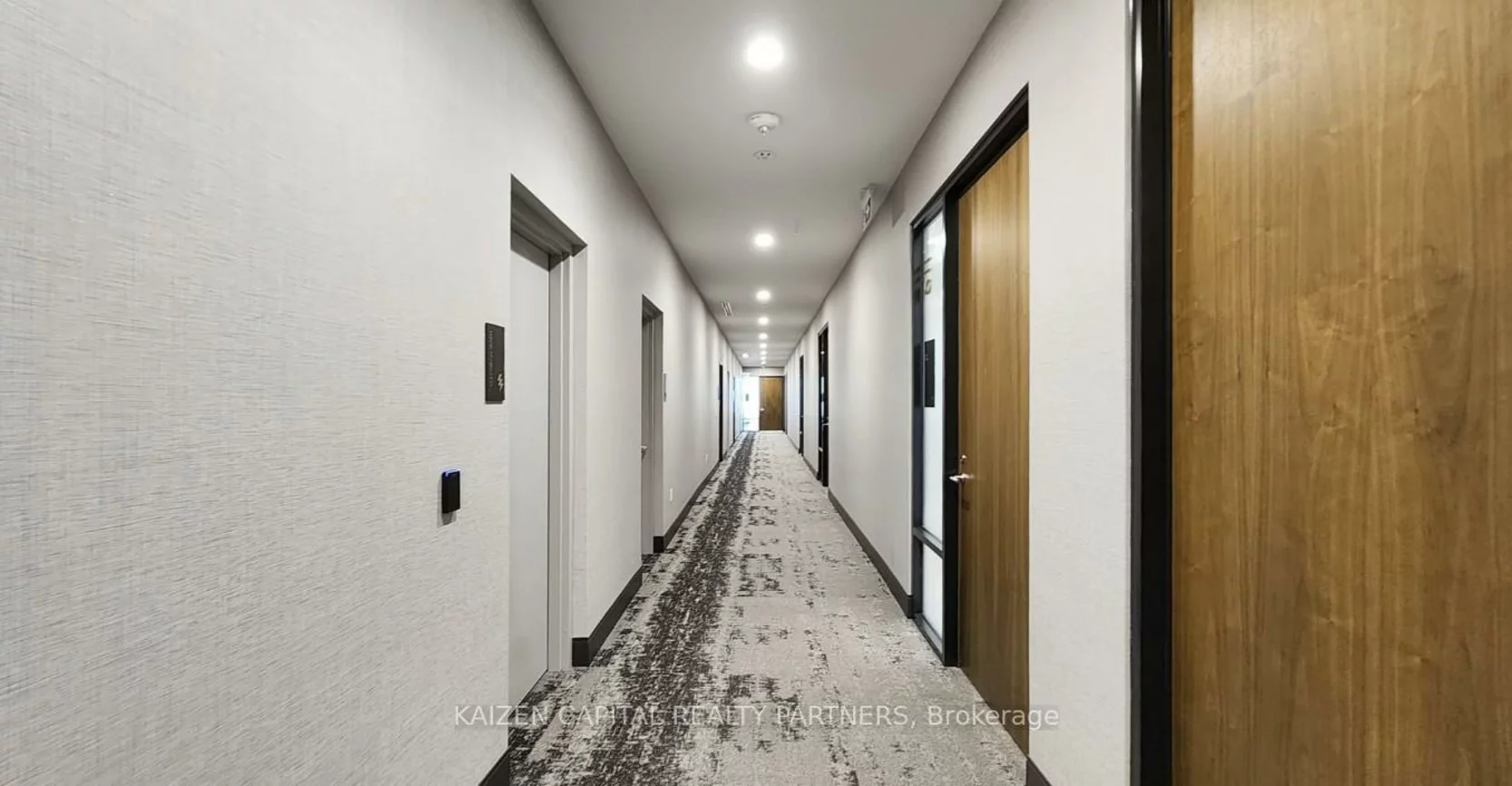 130, Queens, Waterfront Communities C8, Toronto