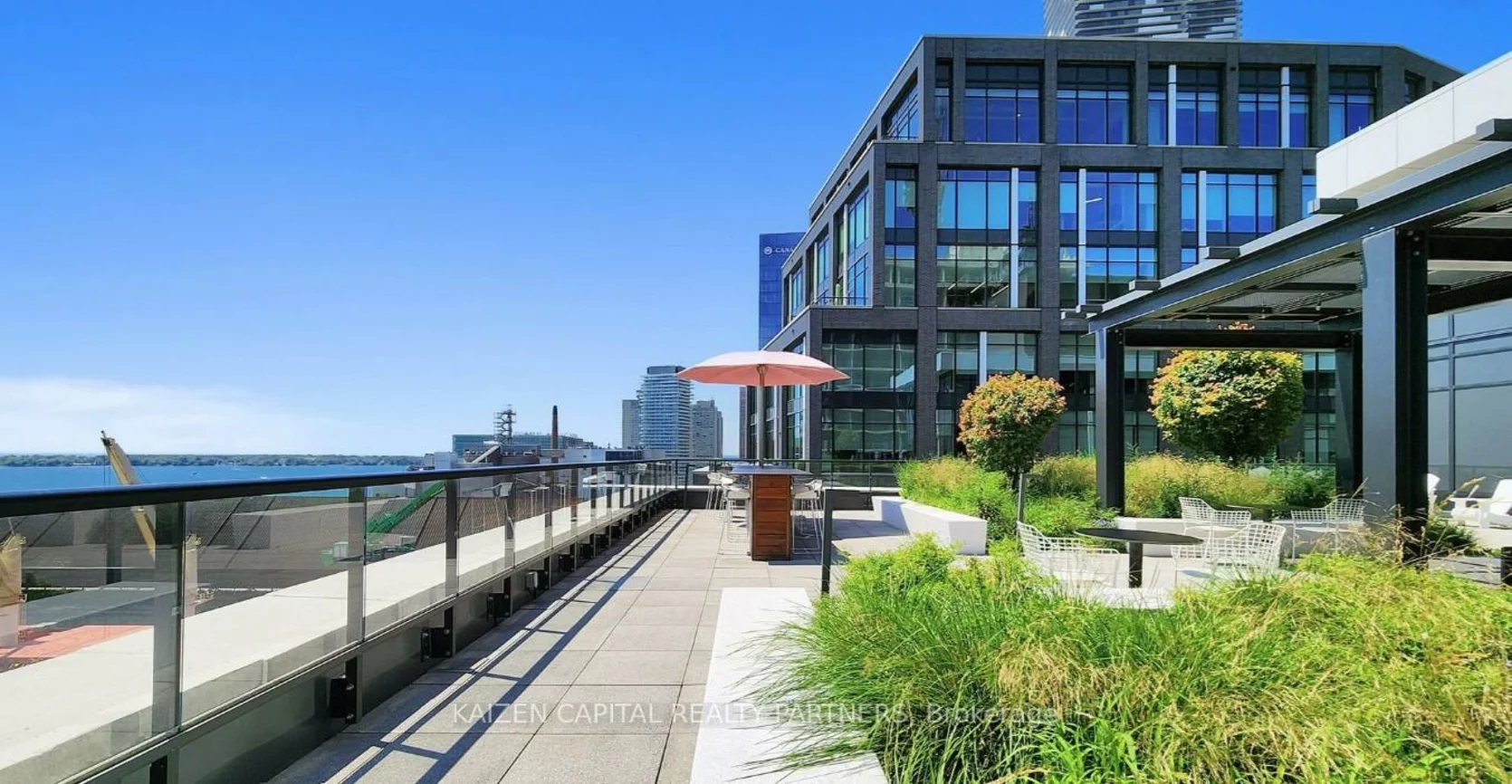 130, Queens, Waterfront Communities C8, Toronto