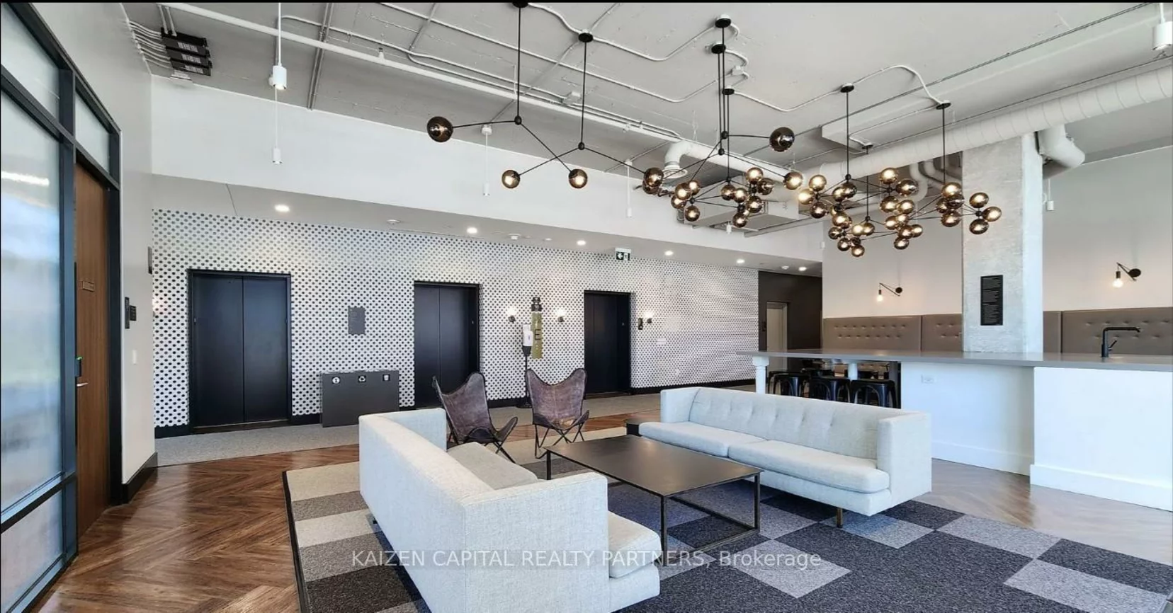 130, Queens, Waterfront Communities C8, Toronto